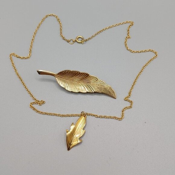 Gold Plated Necklace and Brooch/Pin - Picture 1 of 7